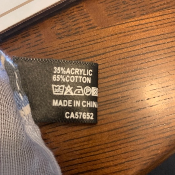 Butterfly scarf - Picture 2 of 3